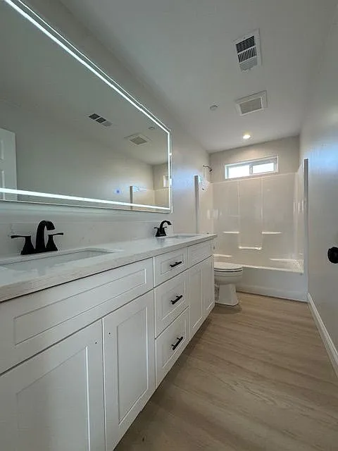 3 bed, 2.0 bath, 1133 sqft, $2,550 — Photo 1