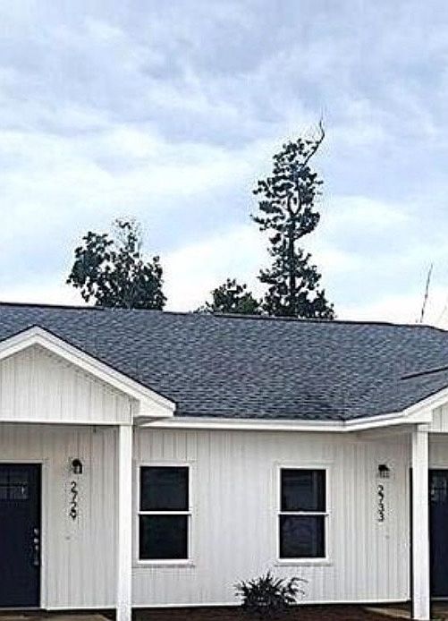 1st image of 2733 Carol Ln