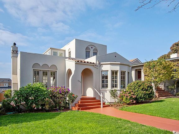 2nd image of 220 San Fernando Way