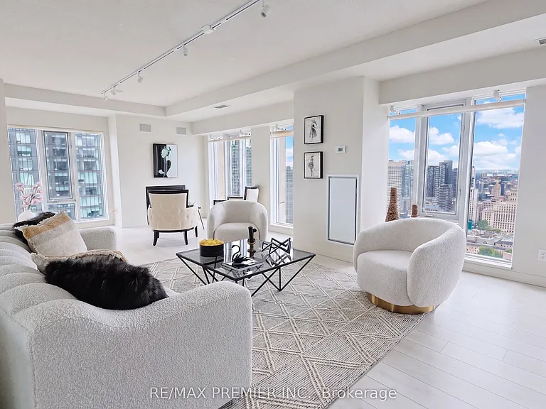 210 Victoria St #4407 — Photo 9