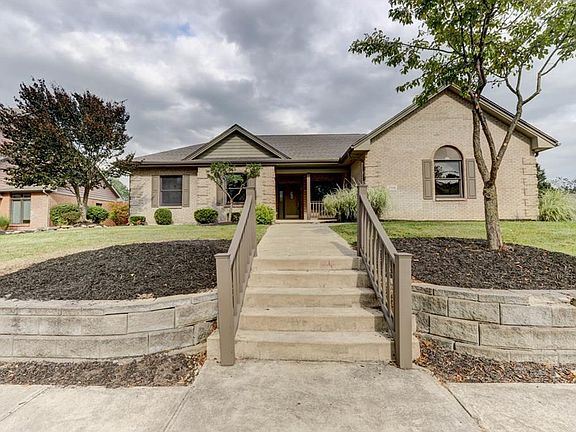 3rd image of 300 Pauly Dr
