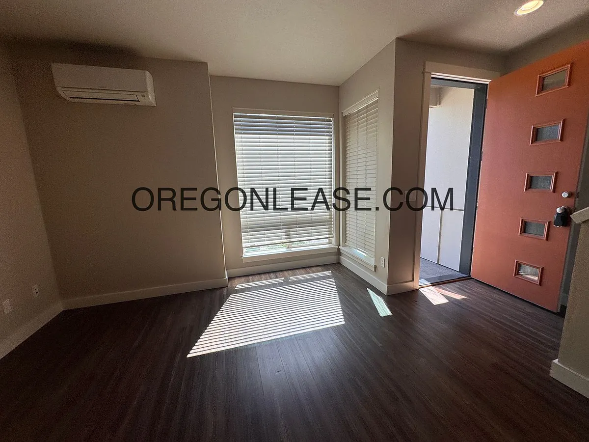 Building Photo - 961 Lorella Ave