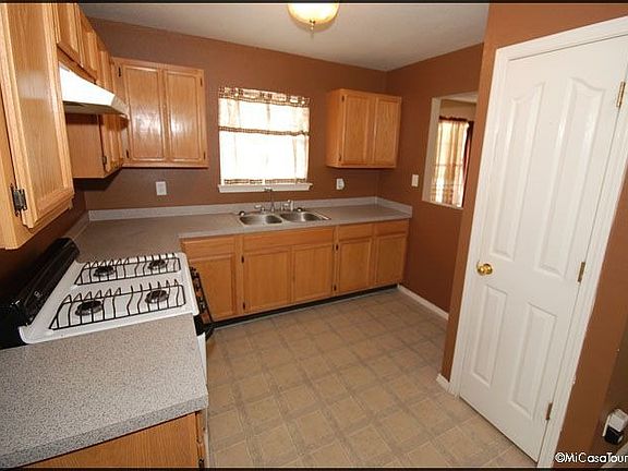 2nd image of 10786 Shady Valley Cir