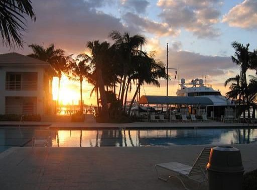 2nd image of 1800 Sunset Harbour Dr #1106