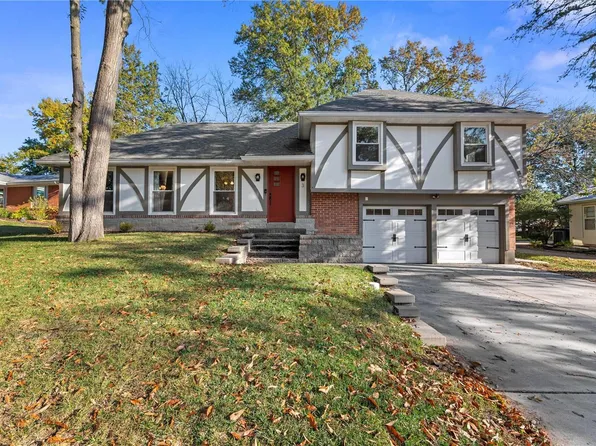 3 Lemans Pl, Lake Saint Louis, MO 63367