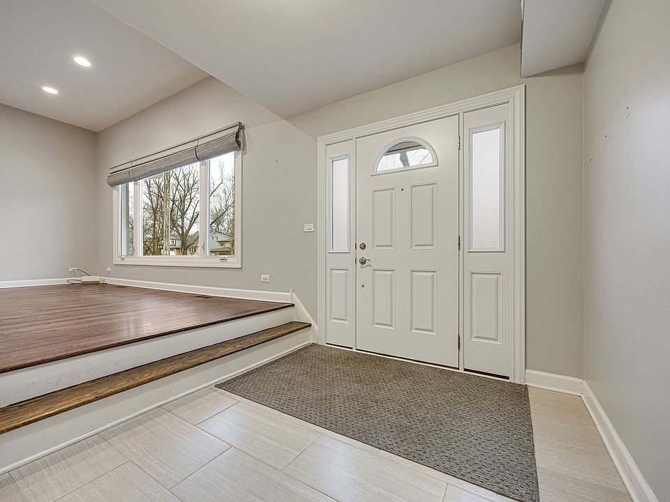 1811 Azalea Ln, Mount Prospect, IL 60056 | Zillow