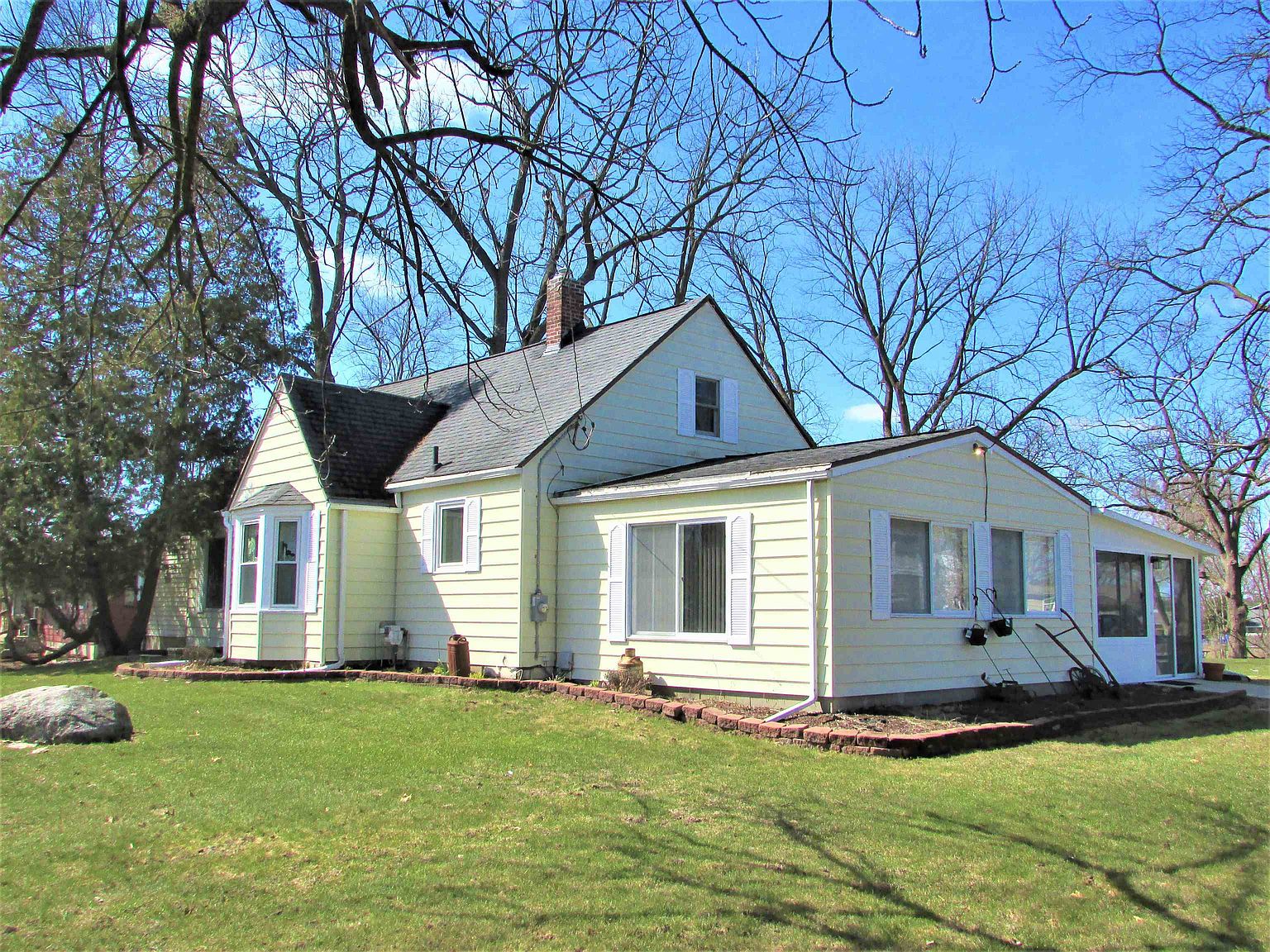 13520 N Fenton Rd, Fenton, MI 48430 Zillow