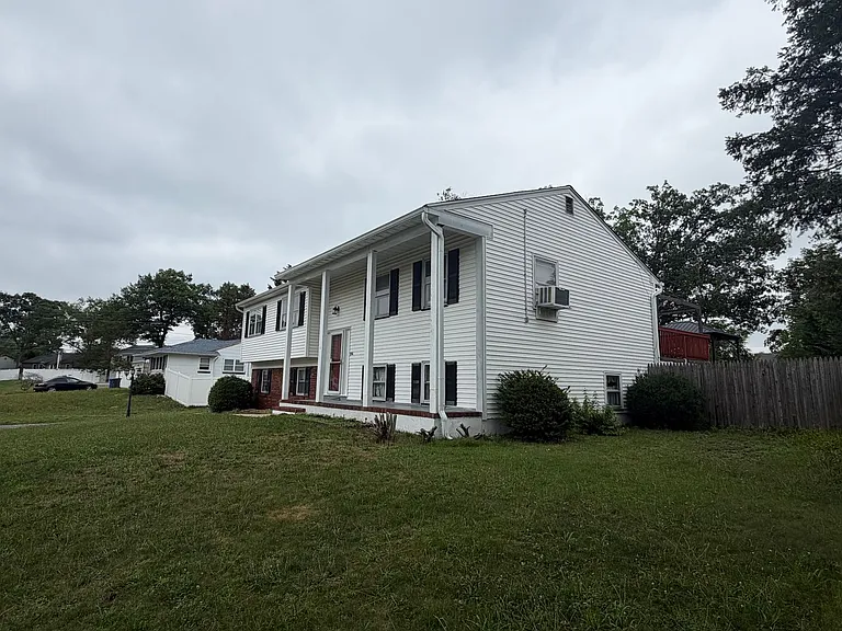 536 Skylark Dr — Photo 8