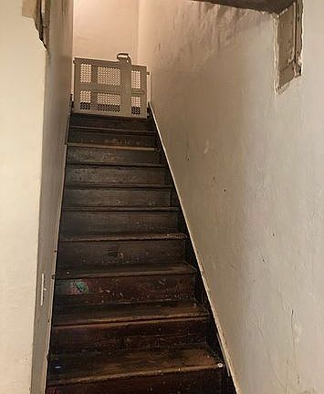 Stairwell (Apt A)
