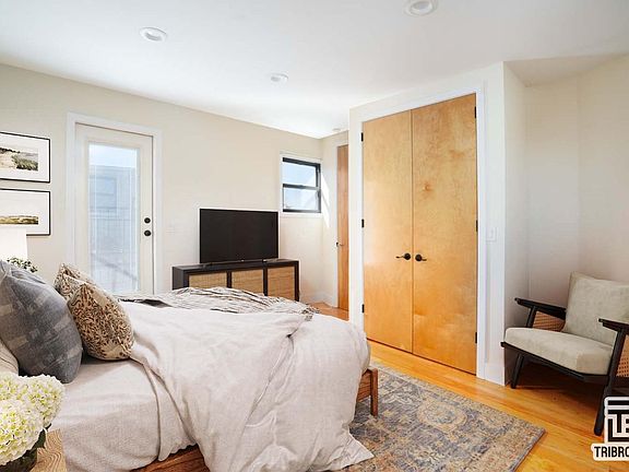 5th image of 386 E 23rd St #2A