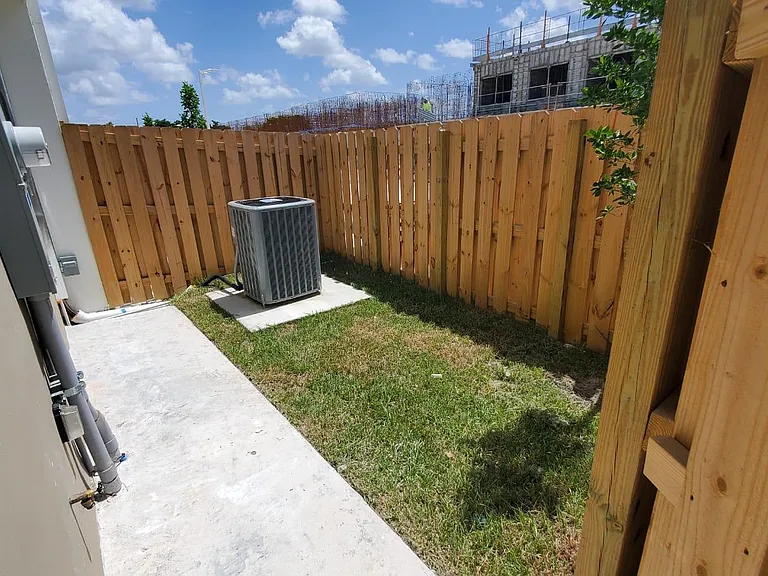 25871 SW 139th Ave — Photo 2
