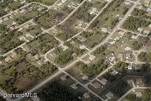 2nd image of 2324 Rhubarb Ave SE