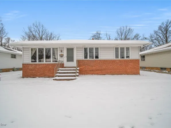 6324 Anita Dr, Parma Heights, OH 44130