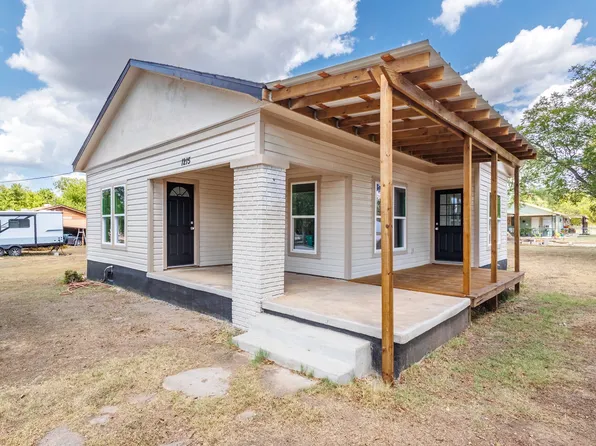 1215 Llano St, Coleman, TX 76834
