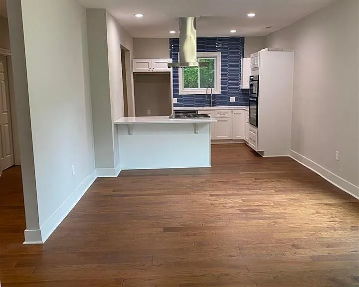 2401 N Roxboro St — Photo 3
