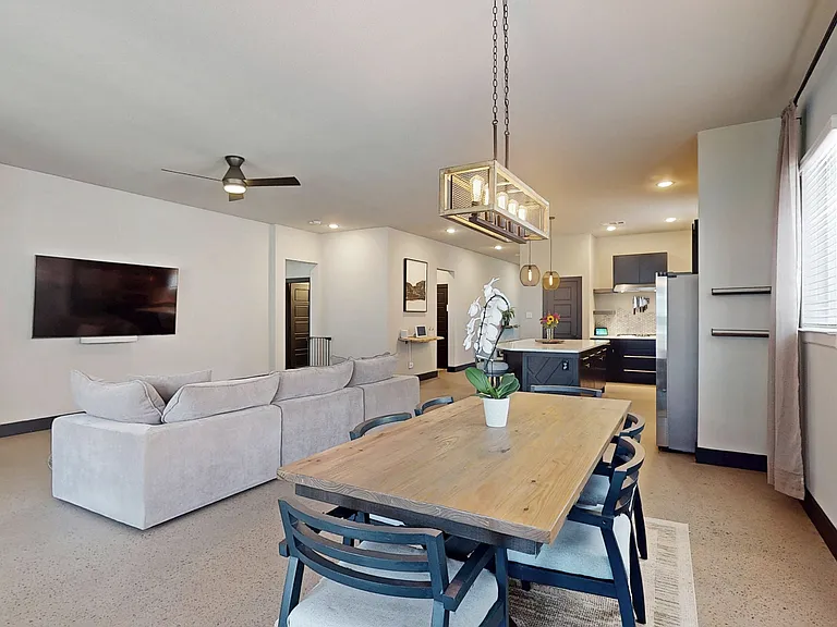 2504 Lazy Dog Ln — Photo 9