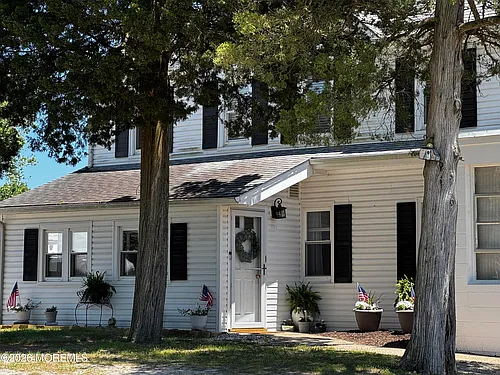 1712 Bay Ave #B Photo 1