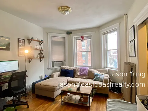 8 Camelot Ct #1 Photo 1