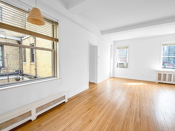 3rd image of 108 E 66th St APT 9B