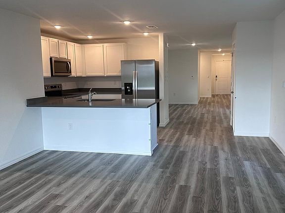 5th image of 37066 Kings Crown Dr