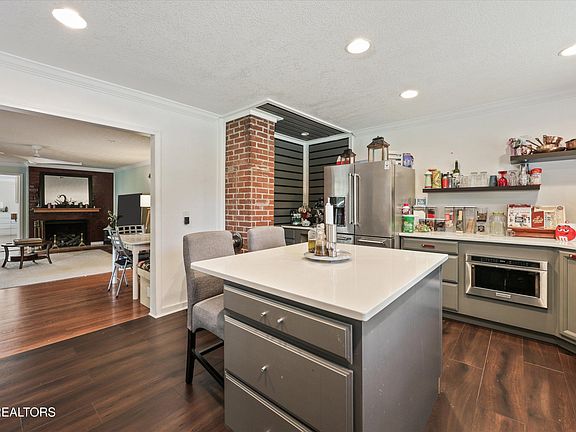 5th image of 98 Orange Ln