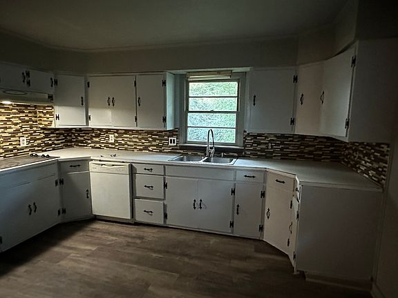 5th image of 406 Ridgecrest Ct