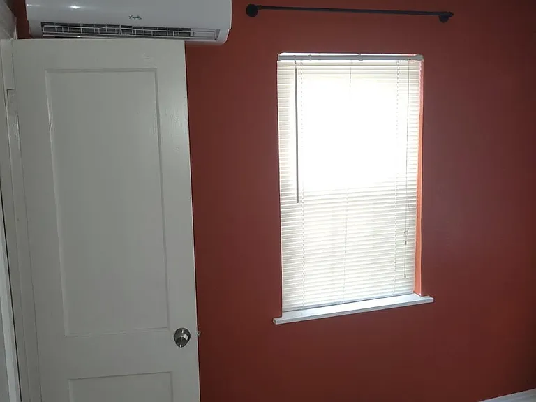 2409 Bastrop St #2 — Photo 12