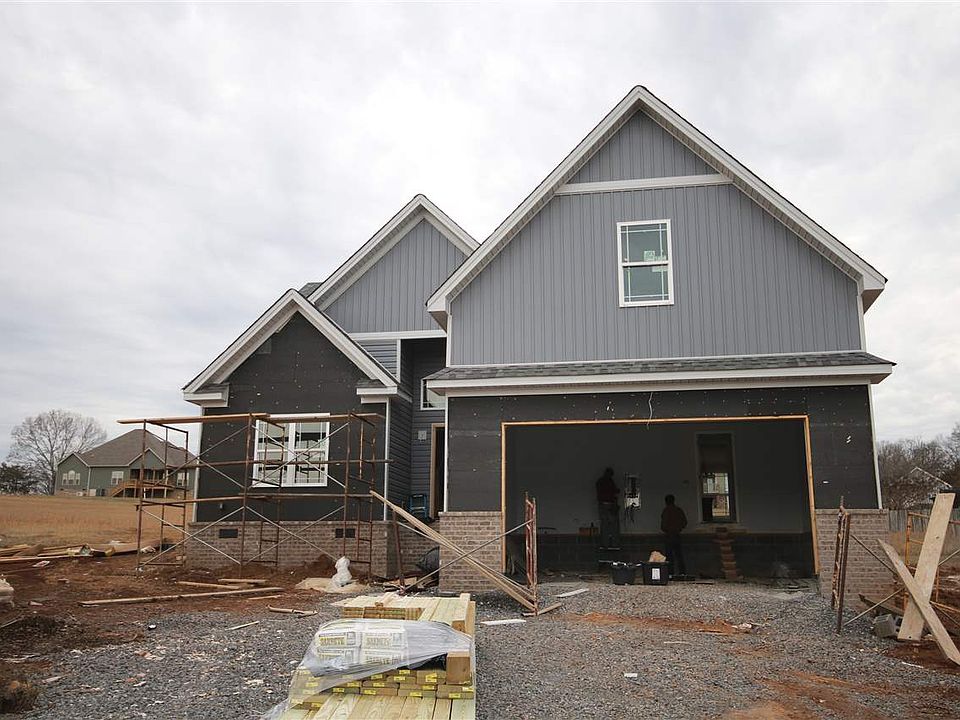 1st image of 201 Chase Ln NE