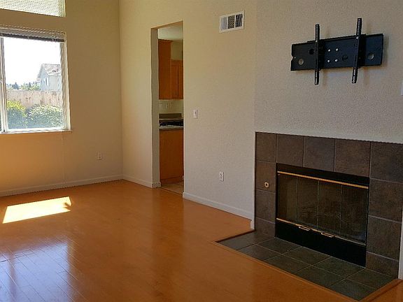 3rd image of 766 Pt Pinole Ct