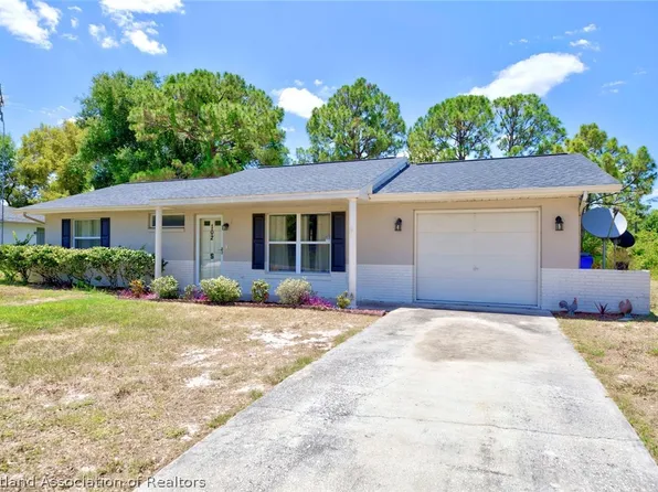 102 Boeing St NW, Lake Placid, FL 33852