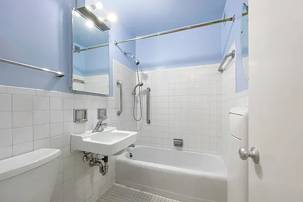 Rented by Compass | media 20