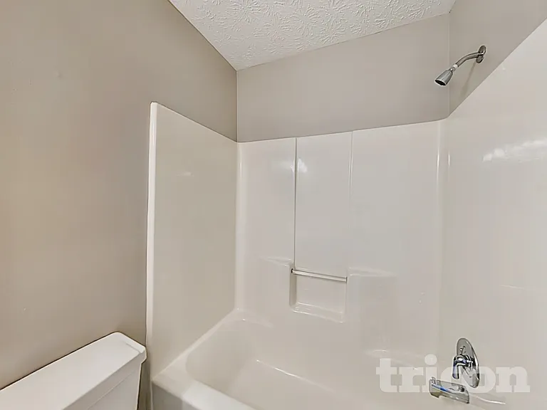 4242 Tenneyson Ln — Photo 11