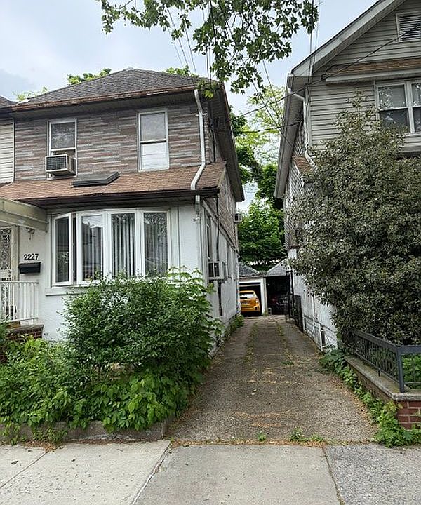 1st image of 2227 E 15th St Floor 2