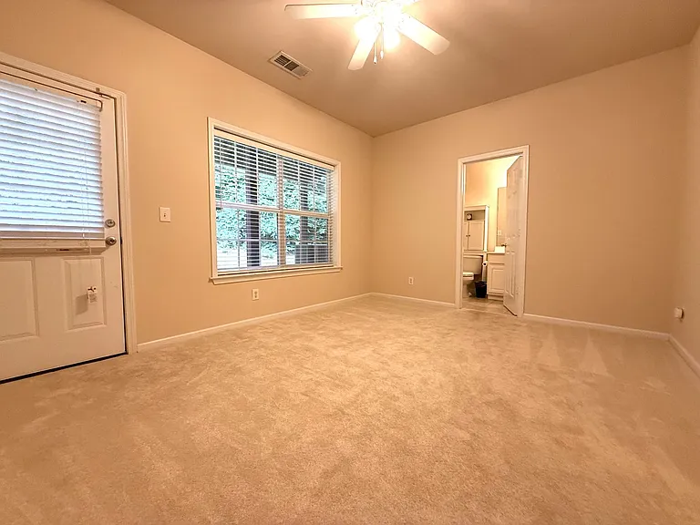 635 Coligny Ct — Photo 11