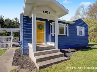 2914 River Hill Dr NW, Grand Rapids, MI 49534