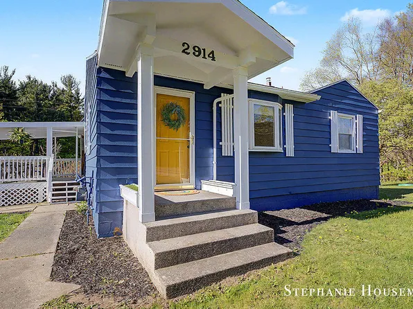 2914 River Hill Dr NW, Grand Rapids, MI 49534