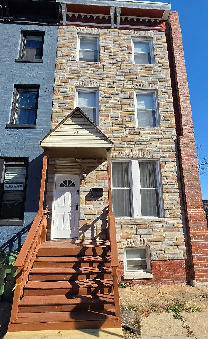 5 bed, 4.0 bath, 1825 sqft, $2,500 — Photo 1