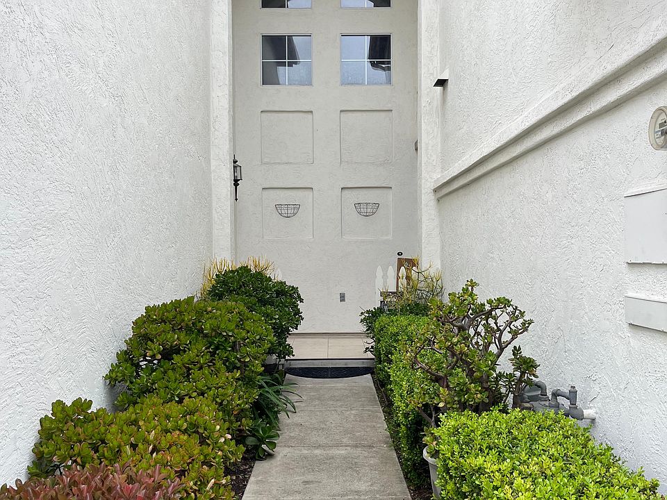 Private, garden wall entrance.