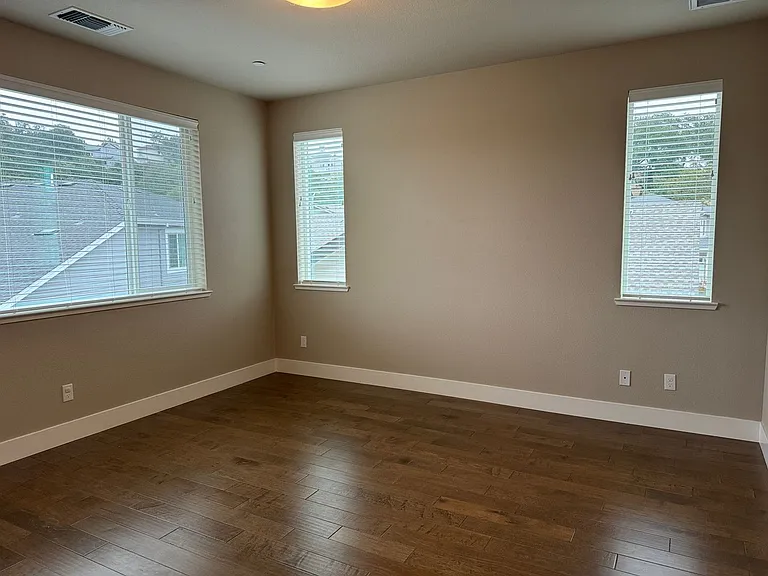 1845 Palisades Dr — Photo 17