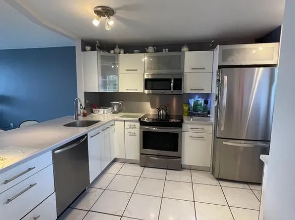 1670 NE 191st Street #401, Miami, FL 33179