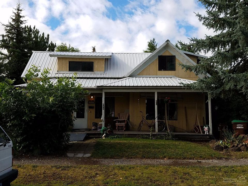 1st image of 472 NE 2nd St