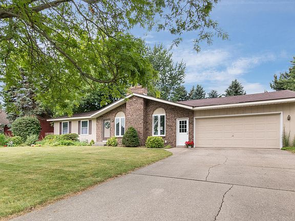 2nd image of 2733 E Chester Dr