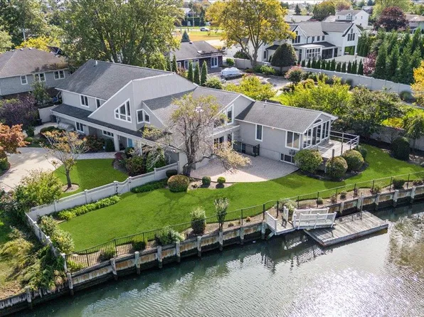 2 Fairfax Road, Massapequa, NY 11758