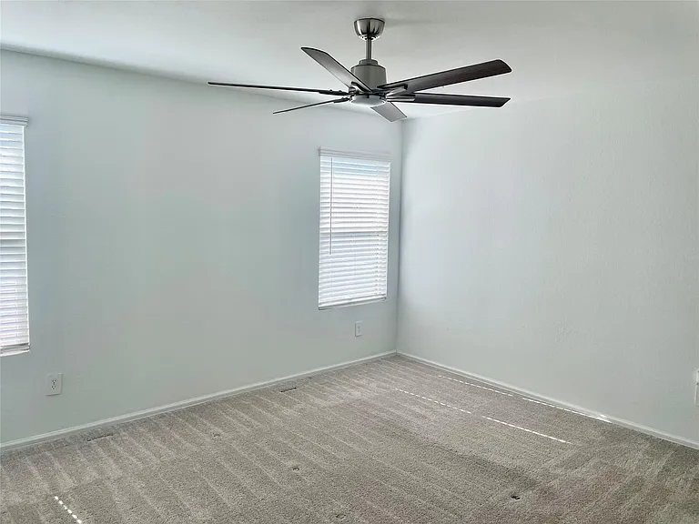 221 Crystal Bay Ln — Photo 10