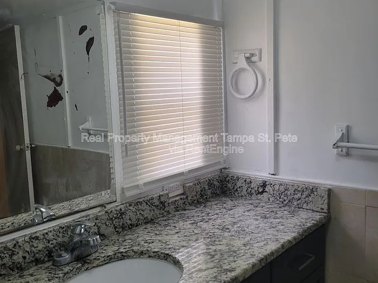 710 S 50th St #8 — Photo 18