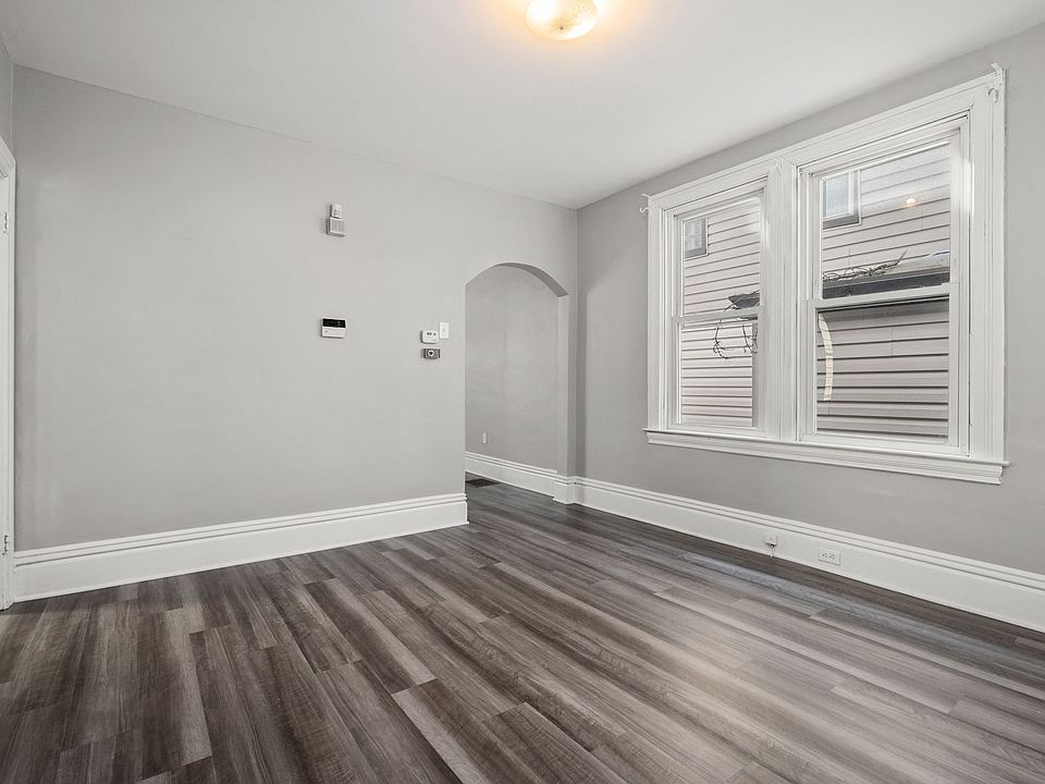 1st image of 362 Republic St
