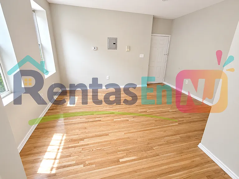 210 N 15th St #4B — Photo 1