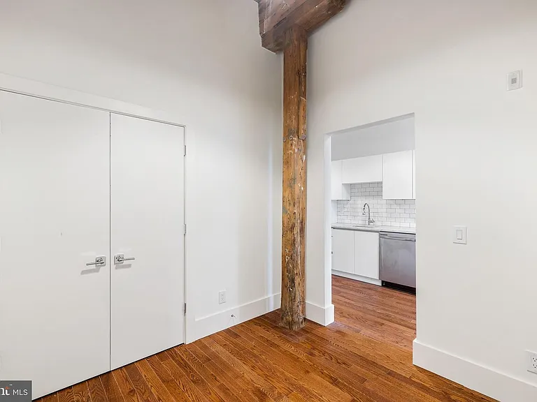 1801 N Howard St #302 — Photo 4