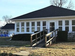 145 W 19th St, Baxter Springs, KS 66713