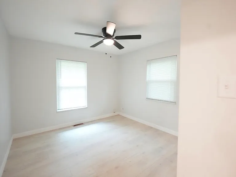 647 Bismark Ave — Photo 11